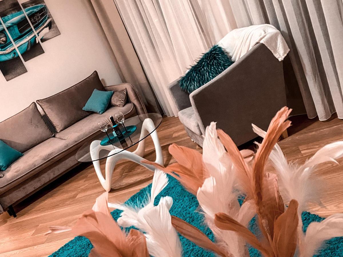 Apartament Solna 80 - Centrum Miasta Z Podziemnym Garazem キェルツェ エクステリア 写真