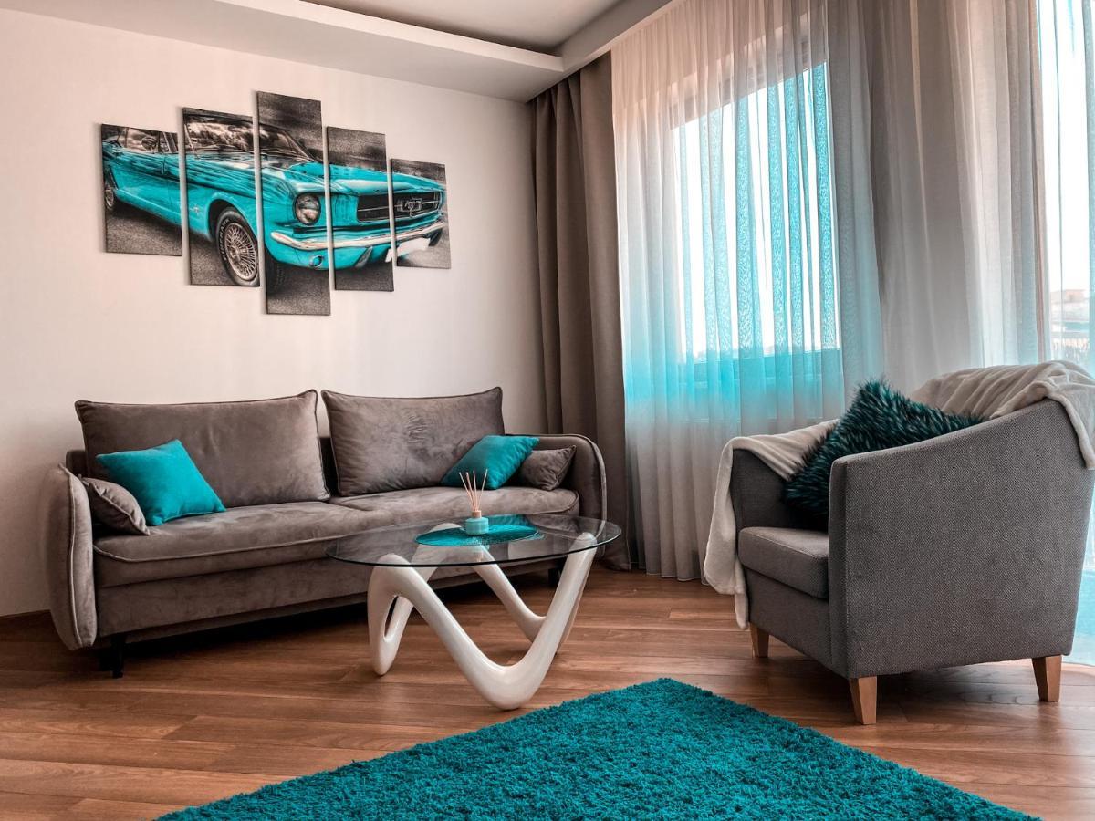 Apartament Solna 80 - Centrum Miasta Z Podziemnym Garazem キェルツェ エクステリア 写真