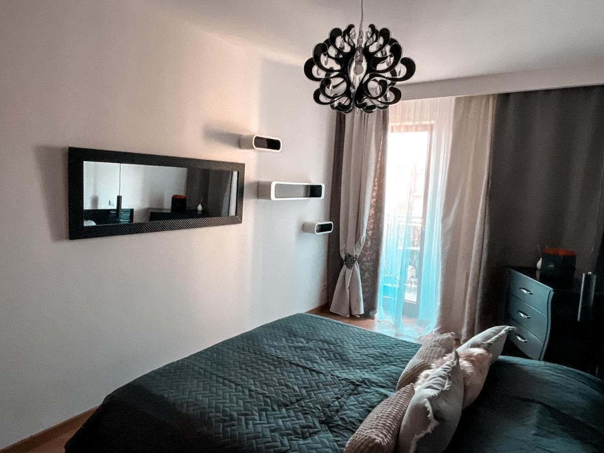 Apartament Solna 80 - Centrum Miasta Z Podziemnym Garazem キェルツェ エクステリア 写真