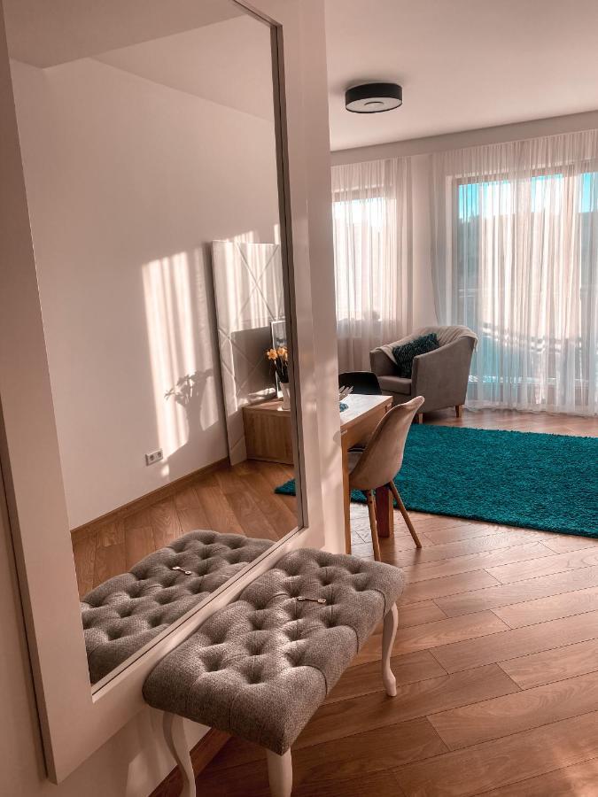 Apartament Solna 80 - Centrum Miasta Z Podziemnym Garazem キェルツェ エクステリア 写真