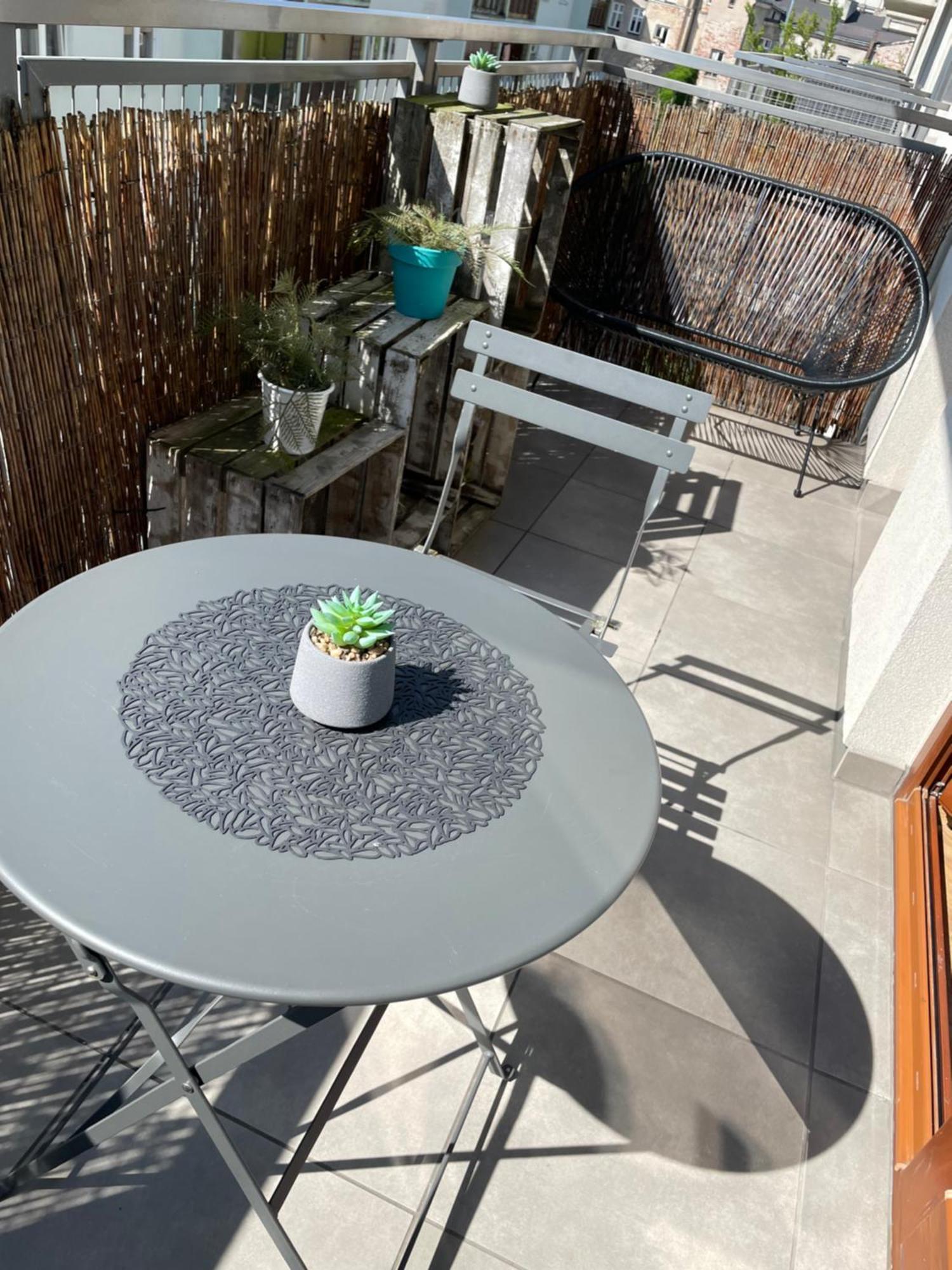 Apartament Solna 80 - Centrum Miasta Z Podziemnym Garazem キェルツェ エクステリア 写真